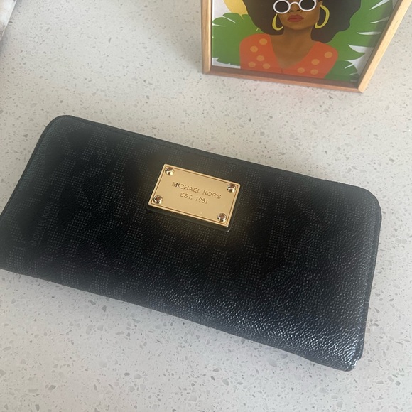 MICHAEL KORS Large Jet Set Wallet - Picture 4 of 11